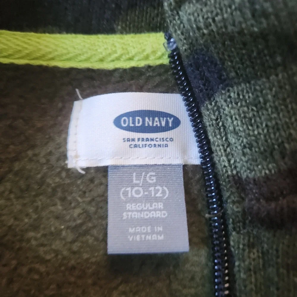 Old Navy Green Camo Crewneck Sweatshirt Boys‎ Size L (10-12)